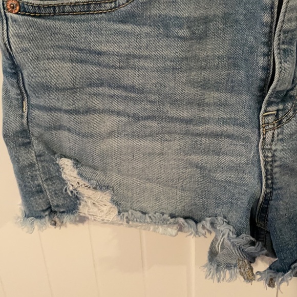 AE 🦅 2 Curvy Hi Rise Shortie Jean Denim Shorts - Picture 3 of 11